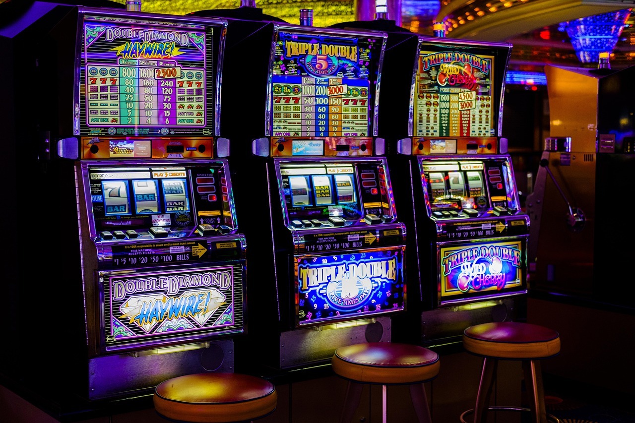 Ultimate Online Slots Guide: Top Slot Reviews & Best Slots 2026 - slots illustration